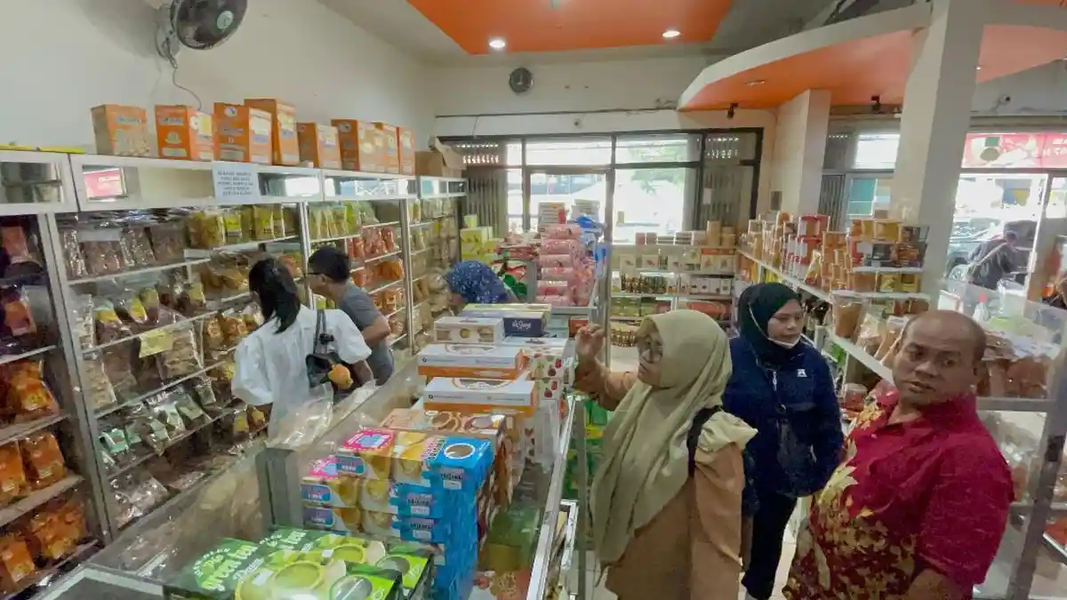 Warung Kopi di Jalan Ir Juanda: Saingan Rival Saat Citimall Datang